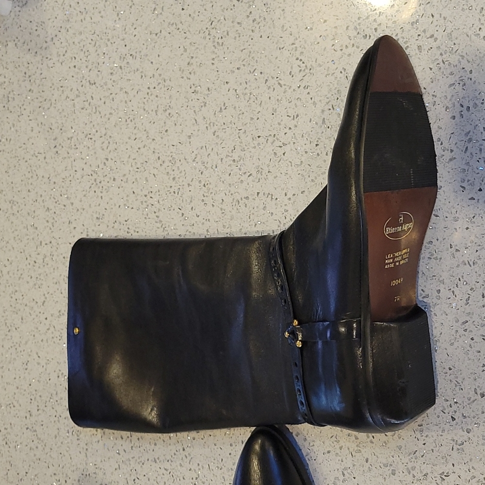 NEVER WORN ETIENNE AIGNER TALL EQUESTRIAN RIDING LEATHER BOOTS. - Picture 13 of 15